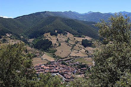 Potes desde el encinar de Arabedes