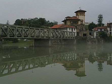 Bustio (Ra de Tina Mayor)