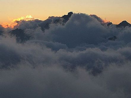 Cabritos y Torres de Cotalbn, rompientes del mar de nubes